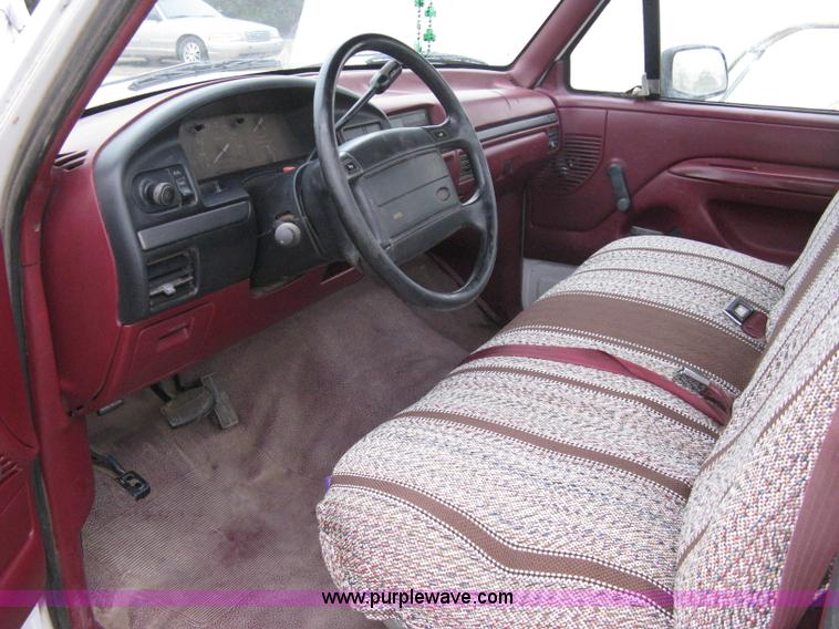 image for item A4367 1994 Ford F150 XL pickup truck