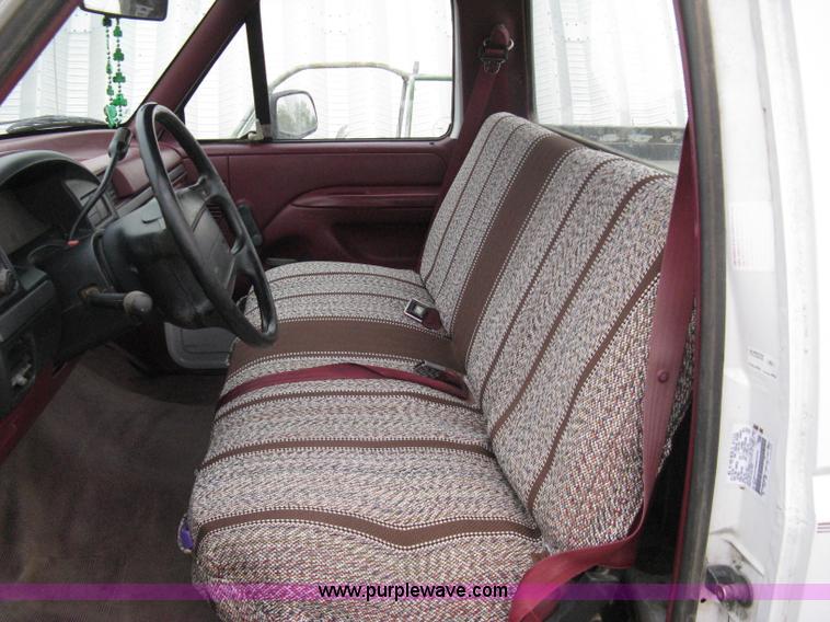 image for item A4367 1994 Ford F150 XL pickup truck