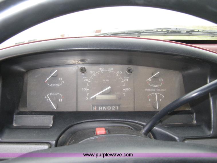 image for item A4367 1994 Ford F150 XL pickup truck