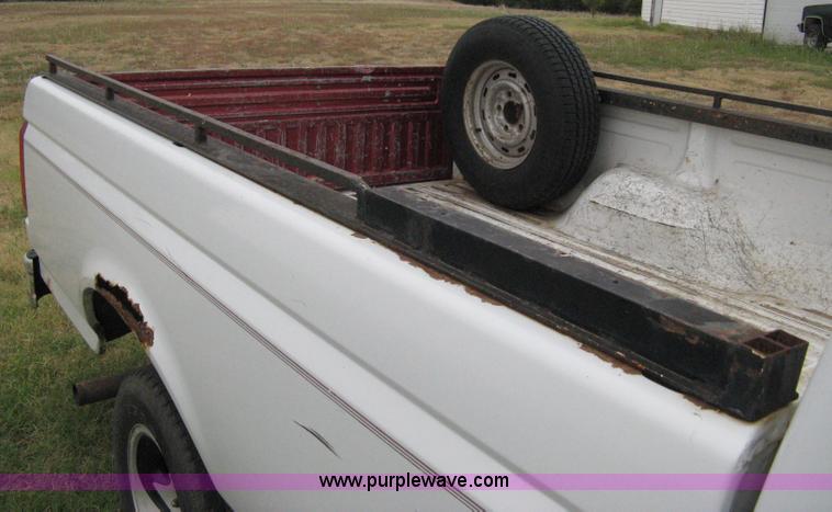 image for item A4367 1994 Ford F150 XL pickup truck