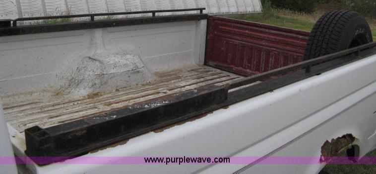 image for item A4367 1994 Ford F150 XL pickup truck