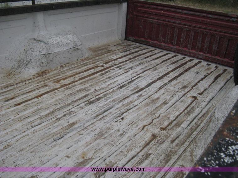 image for item A4367 1994 Ford F150 XL pickup truck