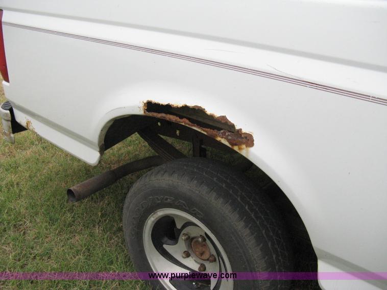 image for item A4367 1994 Ford F150 XL pickup truck