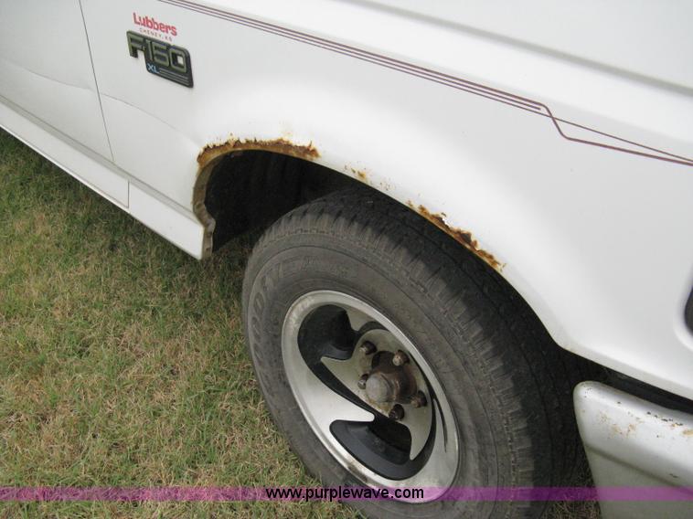 image for item A4367 1994 Ford F150 XL pickup truck