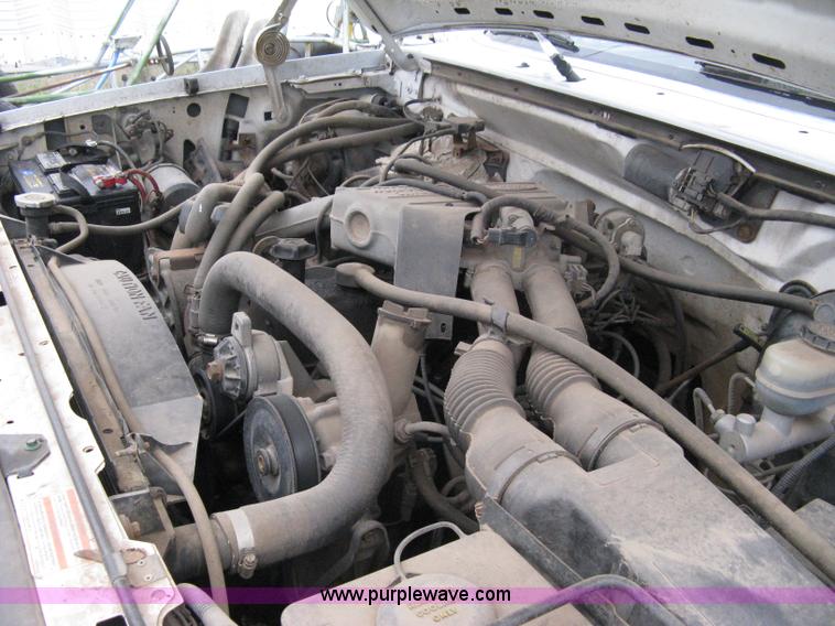 image for item A4367 1994 Ford F150 XL pickup truck