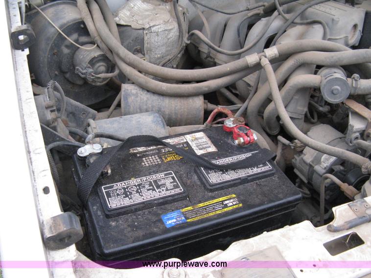 image for item A4367 1994 Ford F150 XL pickup truck