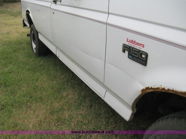 image for item A4367 1994 Ford F150 XL pickup truck