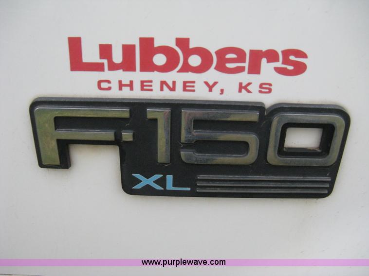 image for item A4367 1994 Ford F150 XL pickup truck