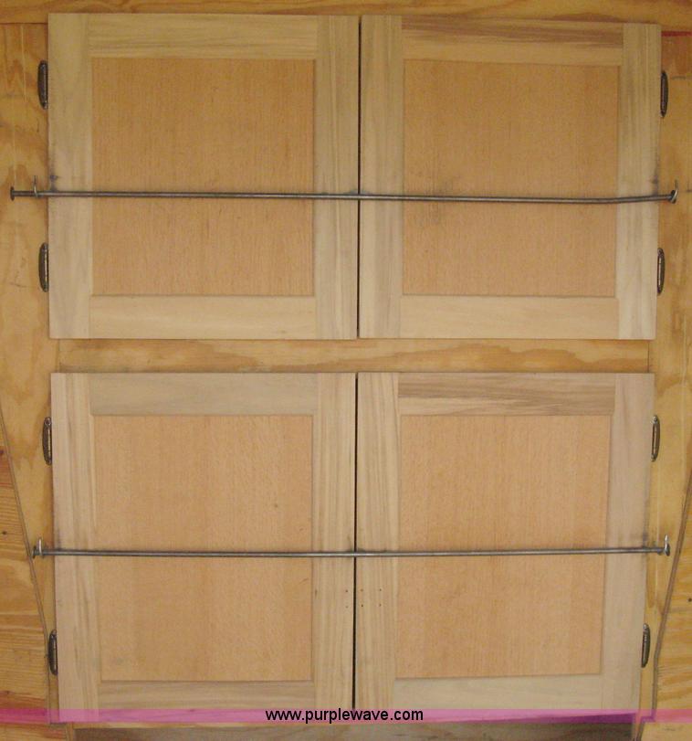 image for item A4372 1980 Fruehauf 8' cargo trailer