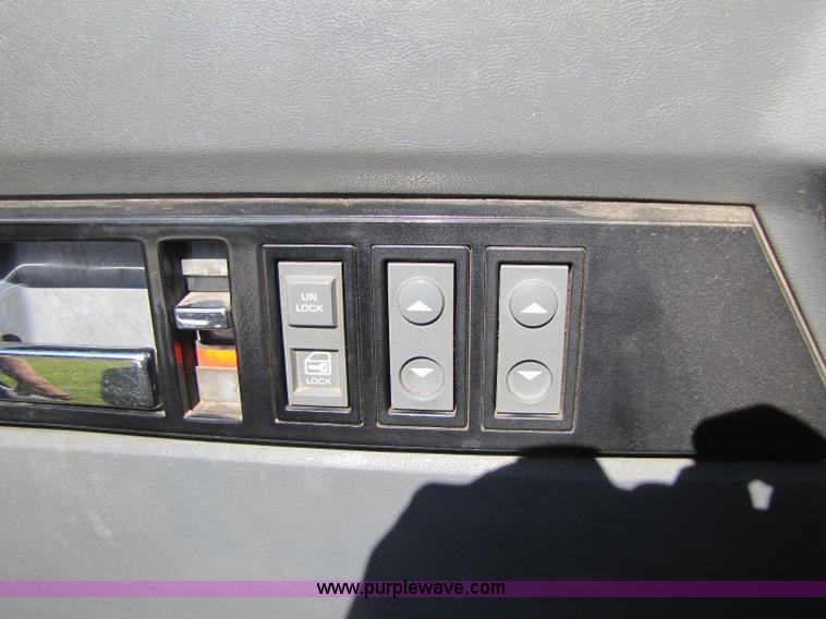 image for item A5029 1994 Chevrolet Kodiak rollback truck