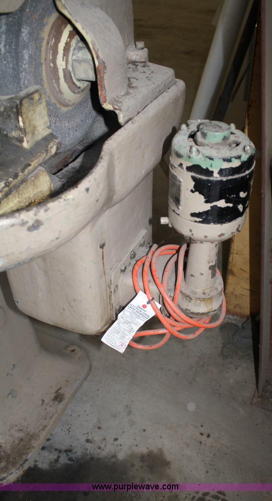 image for item B9253 Clark pedestal grinder