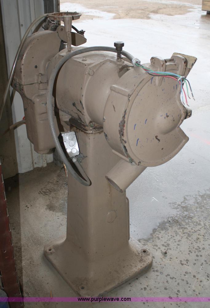 image for item B9253 Clark pedestal grinder
