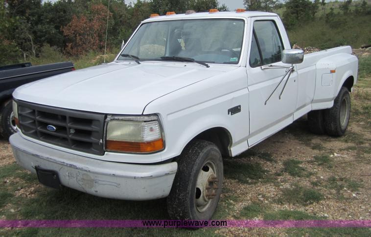 image for item C5009 1995 Ford F350 XL pickup truck