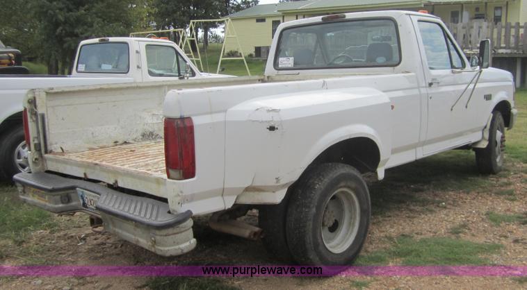 image for item C5009 1995 Ford F350 XL pickup truck
