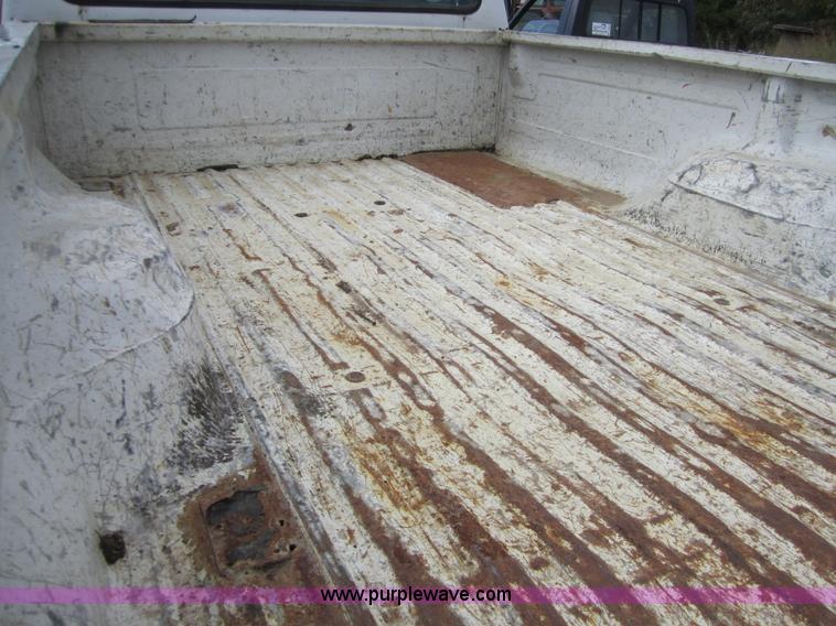 image for item C5009 1995 Ford F350 XL pickup truck