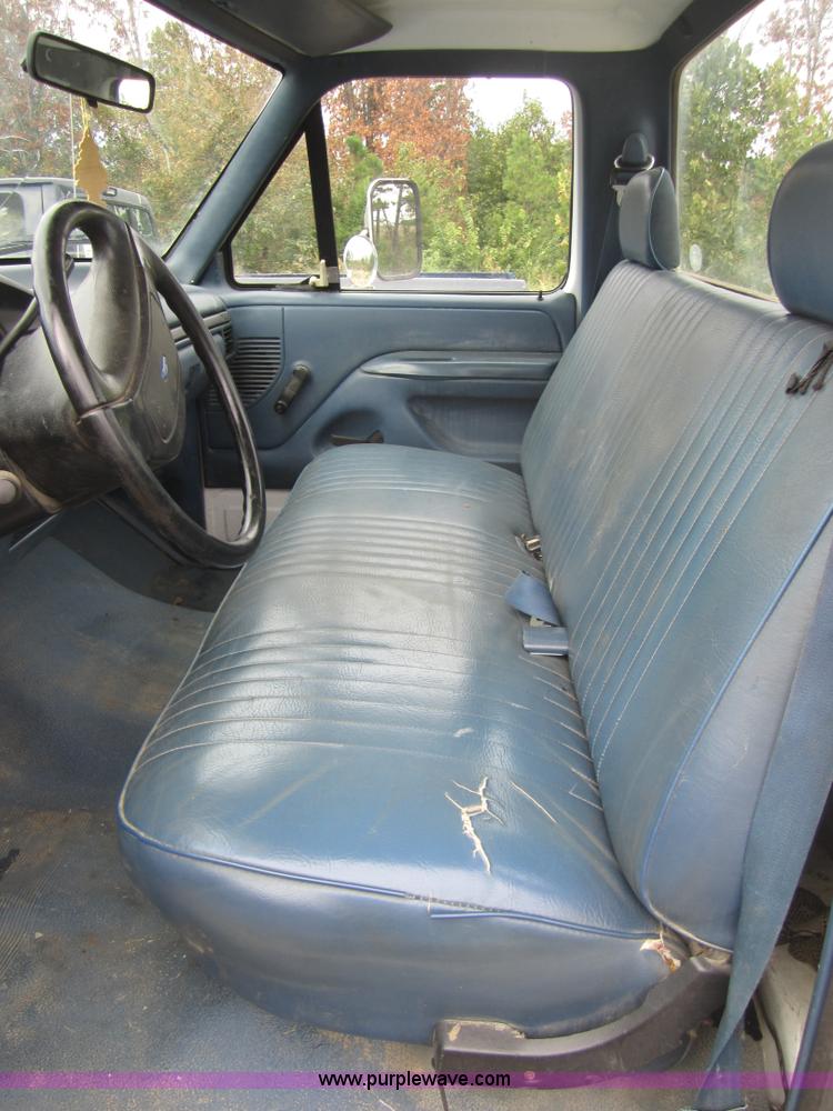 image for item C5009 1995 Ford F350 XL pickup truck