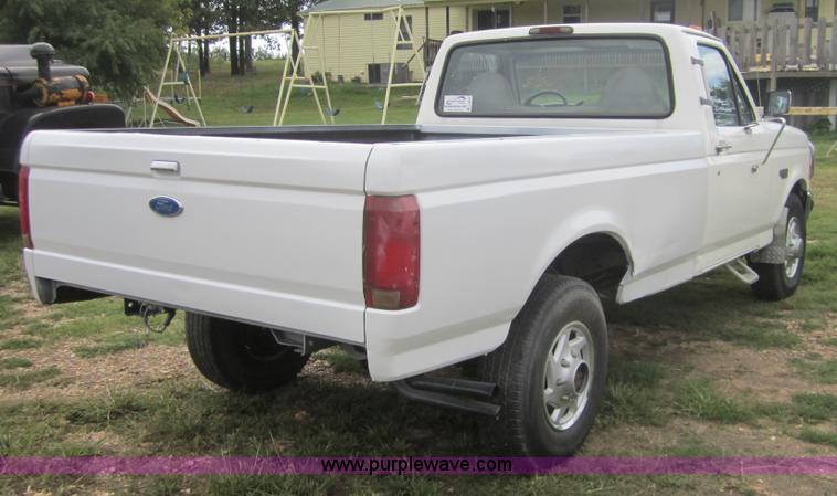 image for item C5010 1995 Ford F250 XL pickup truck