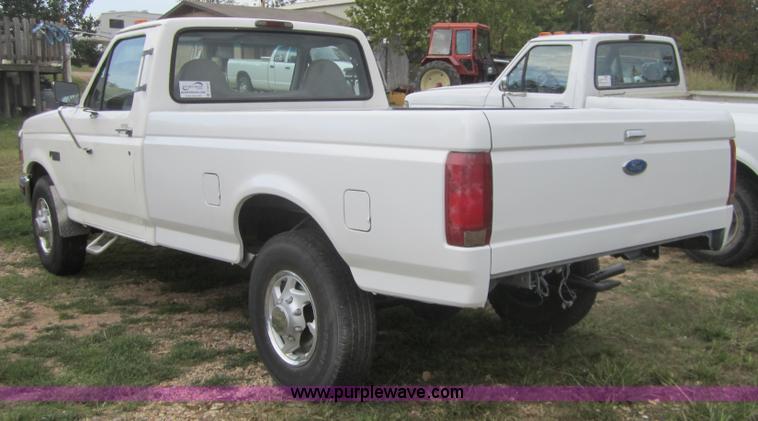 image for item C5010 1995 Ford F250 XL pickup truck