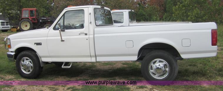 image for item C5010 1995 Ford F250 XL pickup truck