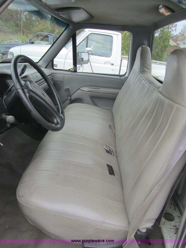 image for item C5010 1995 Ford F250 XL pickup truck