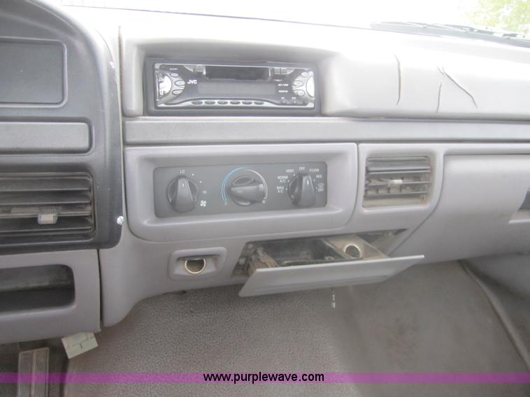 image for item C5010 1995 Ford F250 XL pickup truck