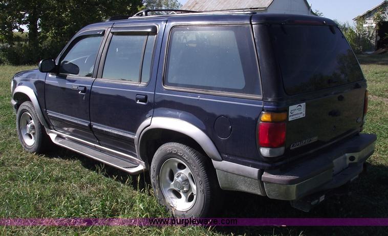 image for item C5529 1996 Ford Explorer XLT SUV