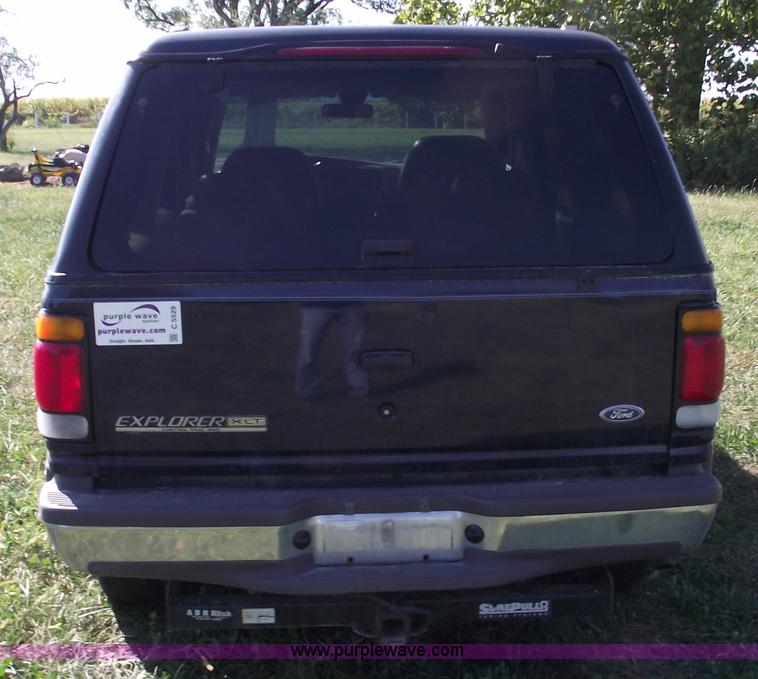 image for item C5529 1996 Ford Explorer XLT SUV