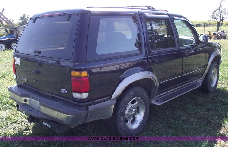 image for item C5529 1996 Ford Explorer XLT SUV