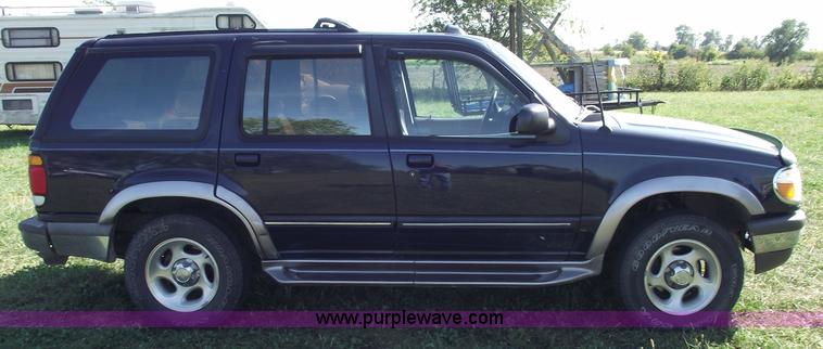 image for item C5529 1996 Ford Explorer XLT SUV