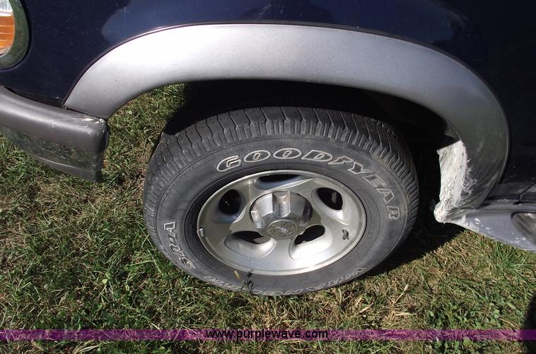 image for item C5529 1996 Ford Explorer XLT SUV