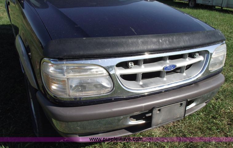 image for item C5529 1996 Ford Explorer XLT SUV