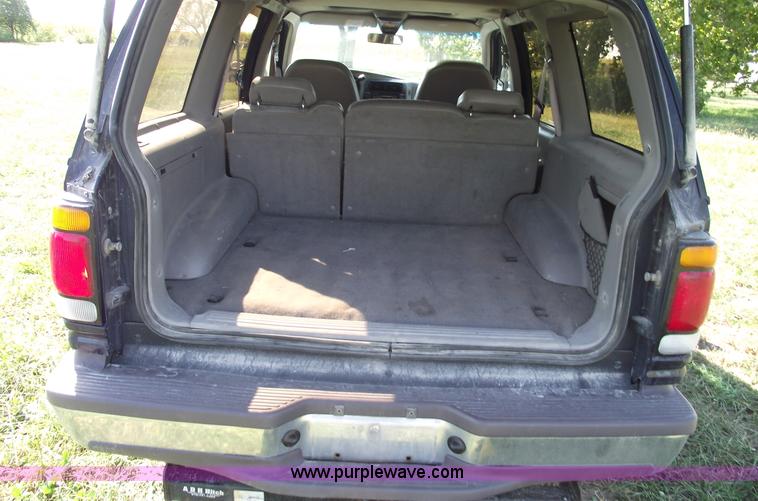 image for item C5529 1996 Ford Explorer XLT SUV