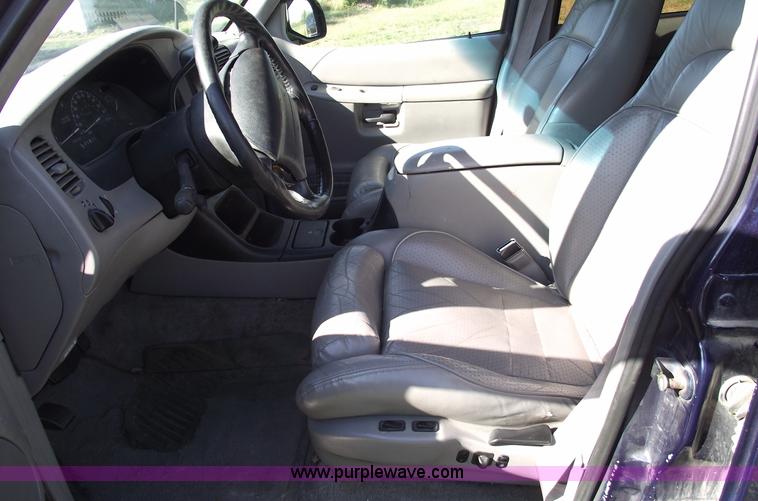 image for item C5529 1996 Ford Explorer XLT SUV