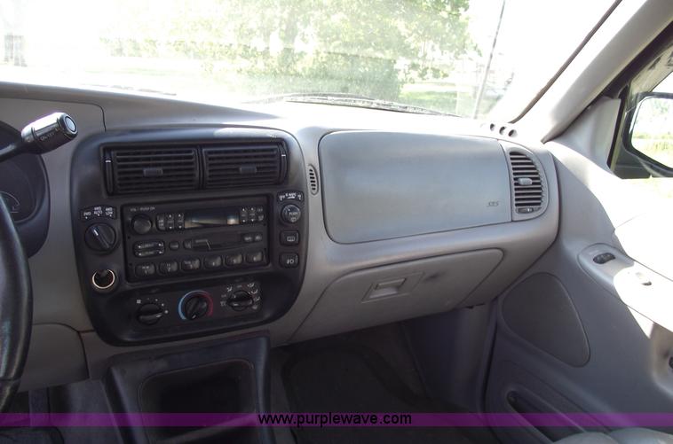 image for item C5529 1996 Ford Explorer XLT SUV