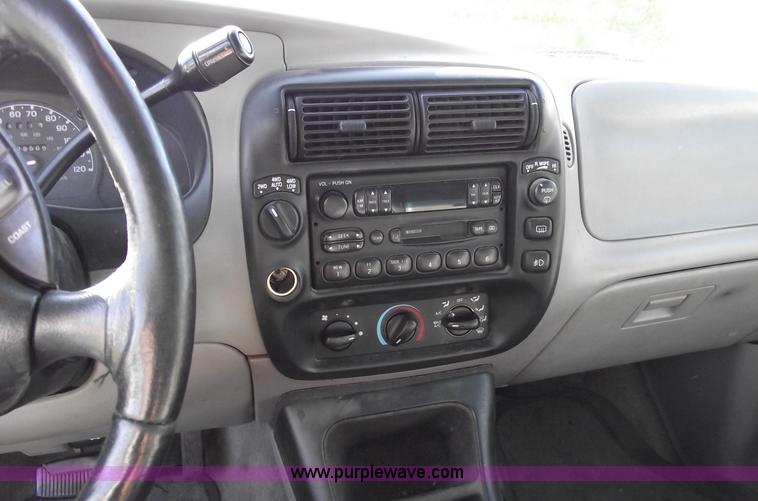 image for item C5529 1996 Ford Explorer XLT SUV