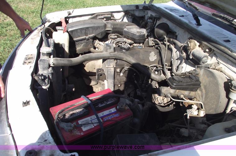 image for item C5530 1993 Dodge Dakota club cab pickup truck