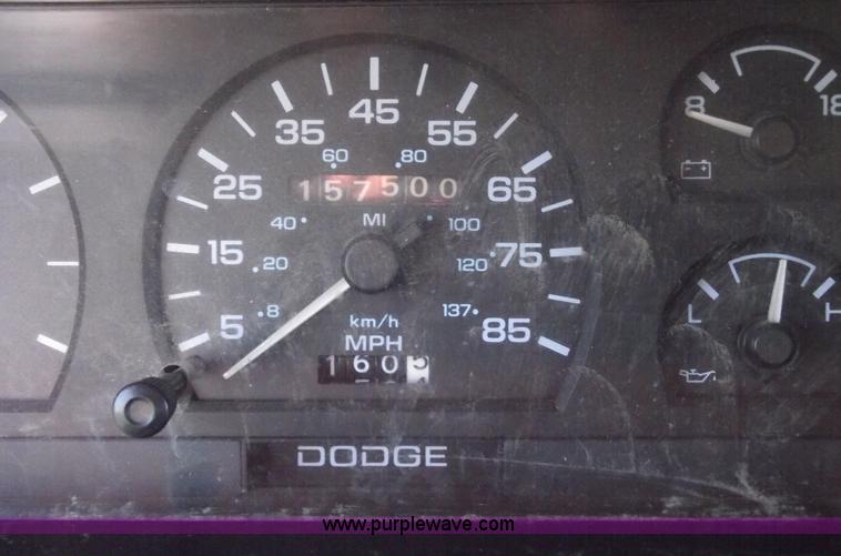 image for item C5530 1993 Dodge Dakota club cab pickup truck