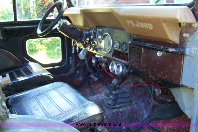 image for item C9391 1976 Jeep CJ17