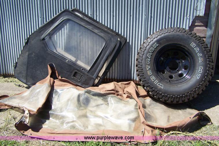 image for item C9391 1976 Jeep CJ17