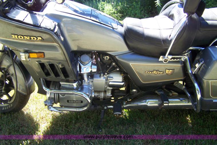 image for item C9392 1984 Honda Goldwing GL 1200 motorcycle