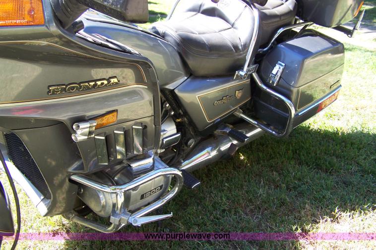 image for item C9392 1984 Honda Goldwing GL 1200 motorcycle