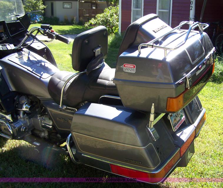image for item C9392 1984 Honda Goldwing GL 1200 motorcycle