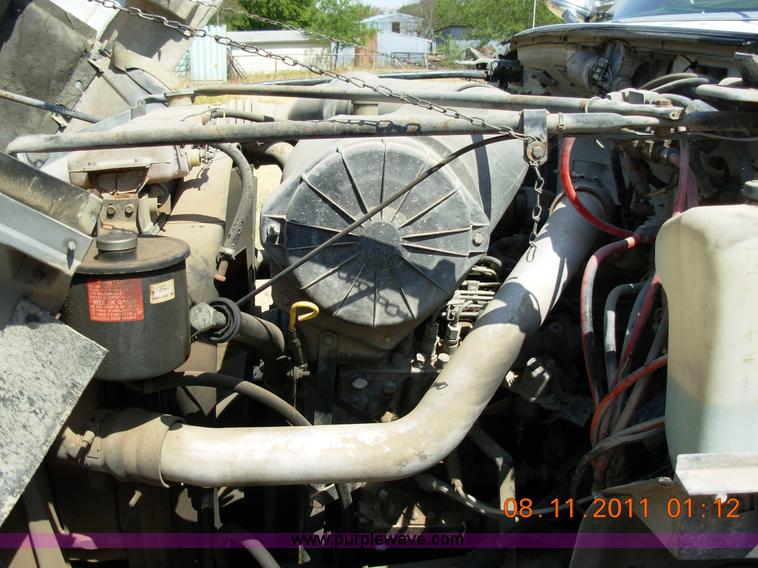 image for item A1300 1994 Ford F800 truck cab and chassis