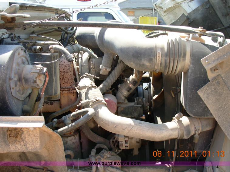 image for item A1300 1994 Ford F800 truck cab and chassis