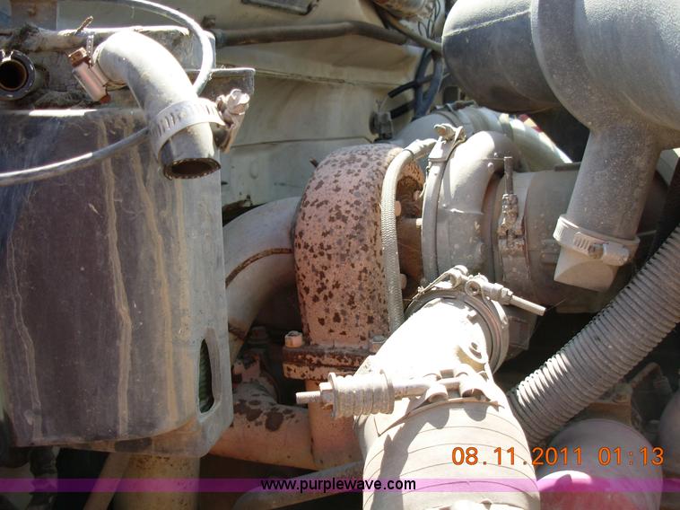 image for item A1300 1994 Ford F800 truck cab and chassis