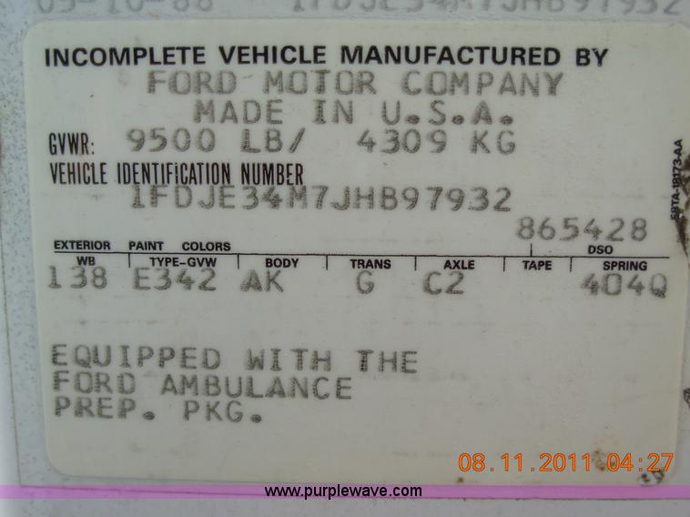 image for item A1300 1994 Ford F800 truck cab and chassis