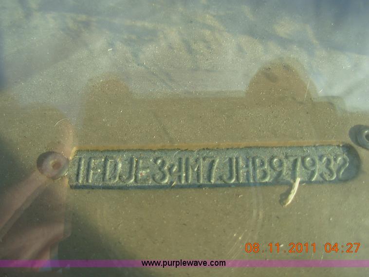 image for item A1300 1994 Ford F800 truck cab and chassis