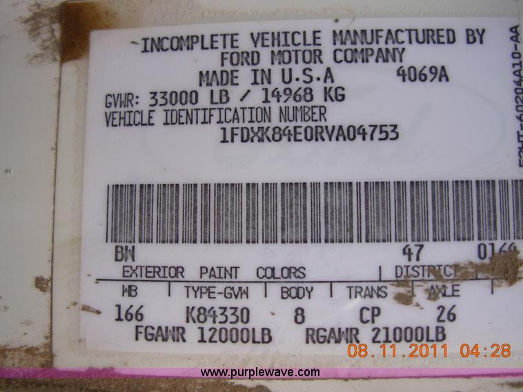 image for item A1300 1994 Ford F800 truck cab and chassis