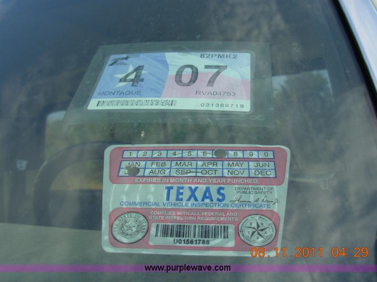 image for item A1300 1994 Ford F800 truck cab and chassis