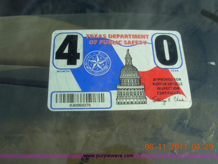 image for item A1300 1994 Ford F800 truck cab and chassis